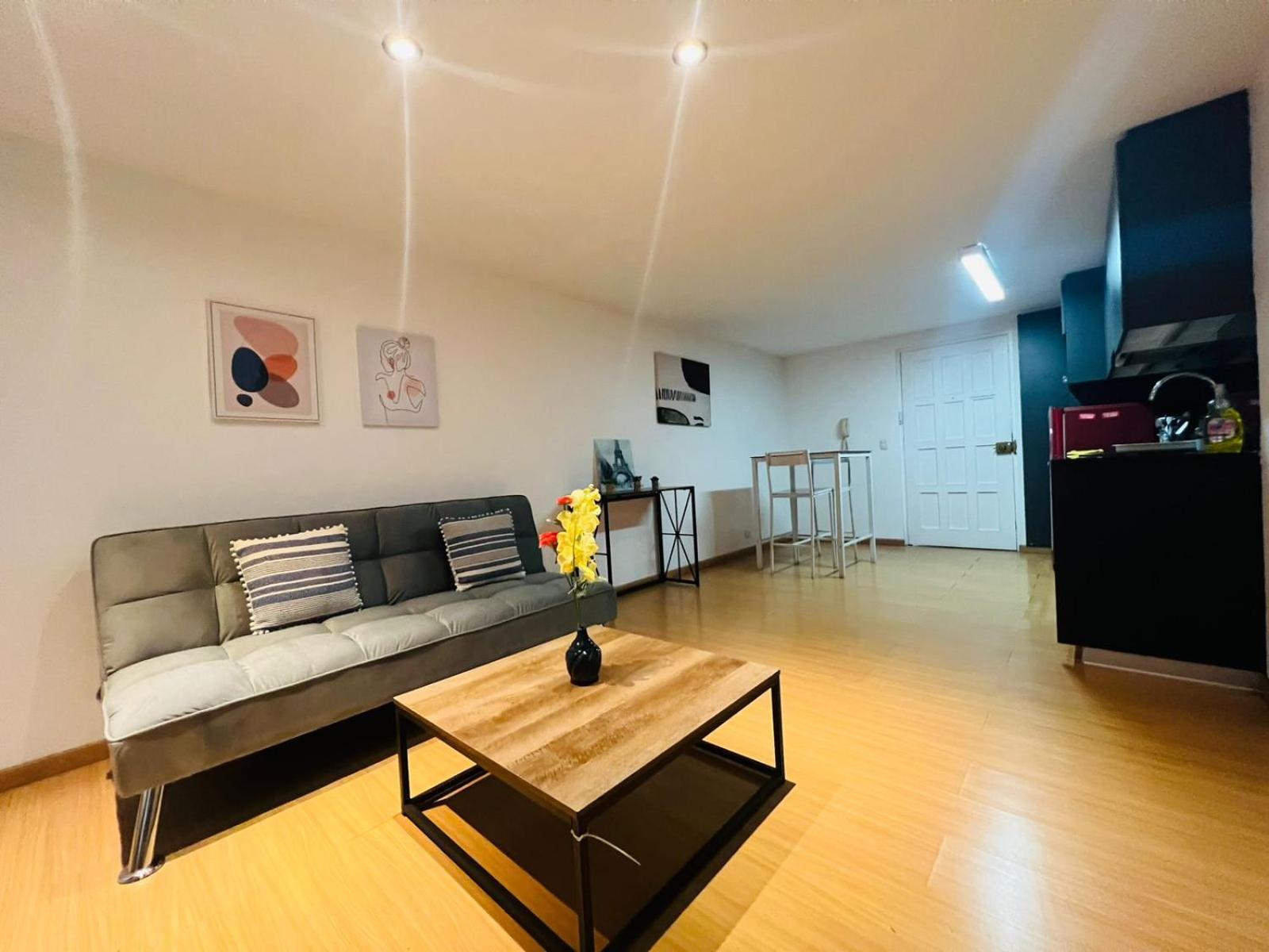 Apartamento Duplex A Media Cuadra De La Embajada Eeuu Lima Exterior foto