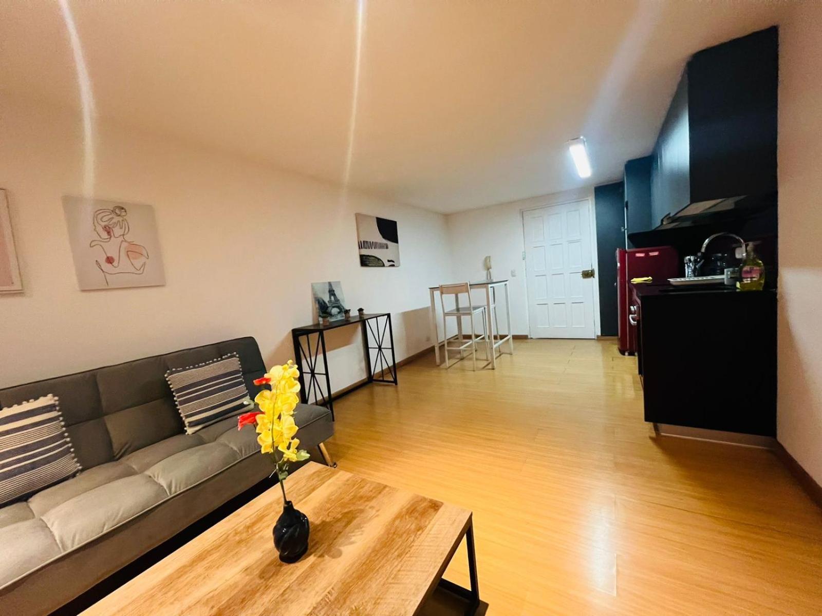 Apartamento Duplex A Media Cuadra De La Embajada Eeuu Lima Exterior foto